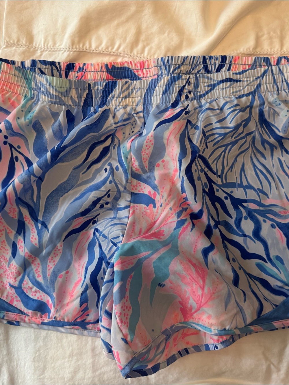 Lilly Pulitzer Luxletic Lined Athletic Shorts Size Large Blue Pink Tropical